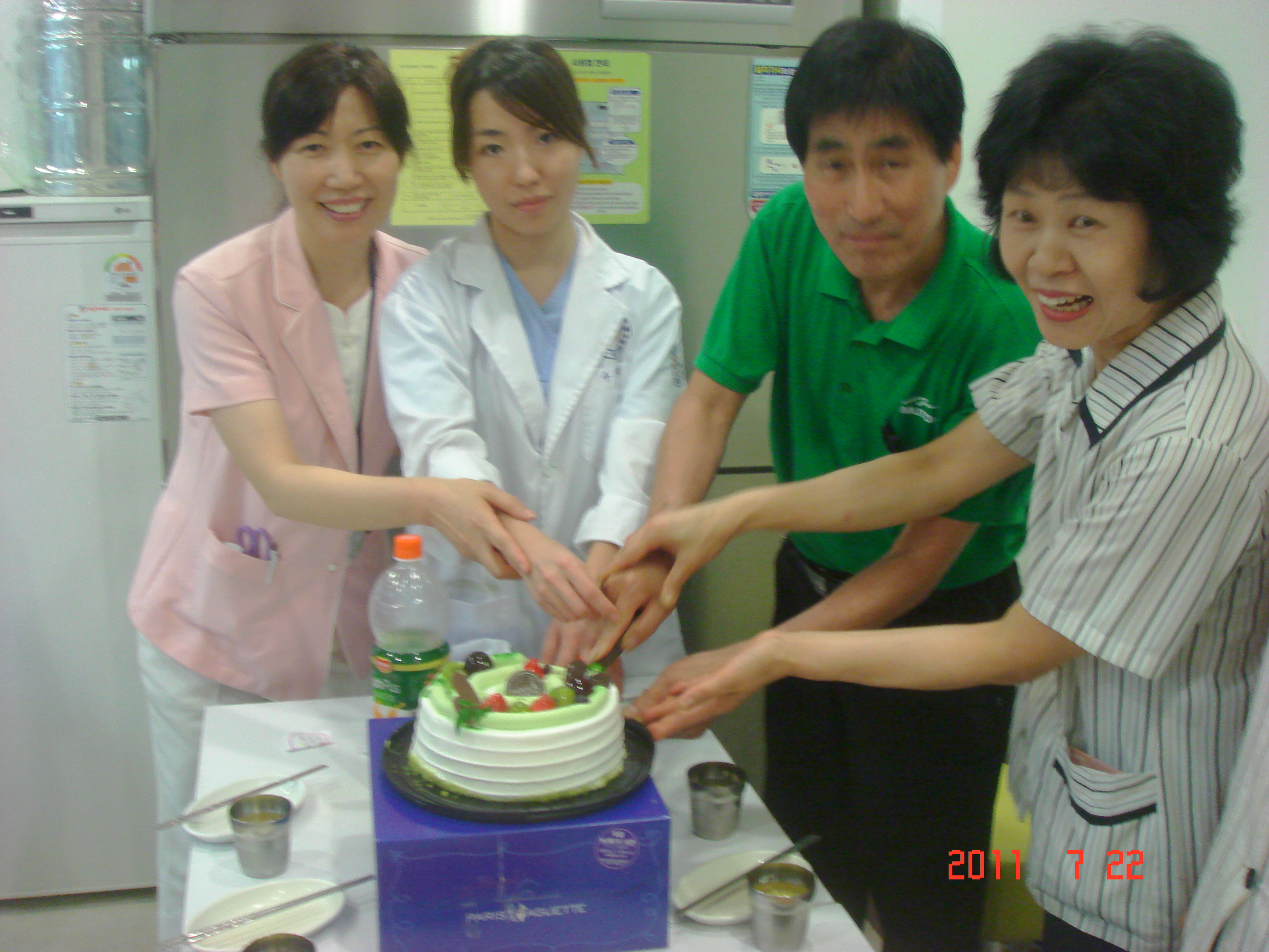 2011년 7월 22일 - 강북점 생일자 파티 게시글의 5번째 첨부파일입니다.