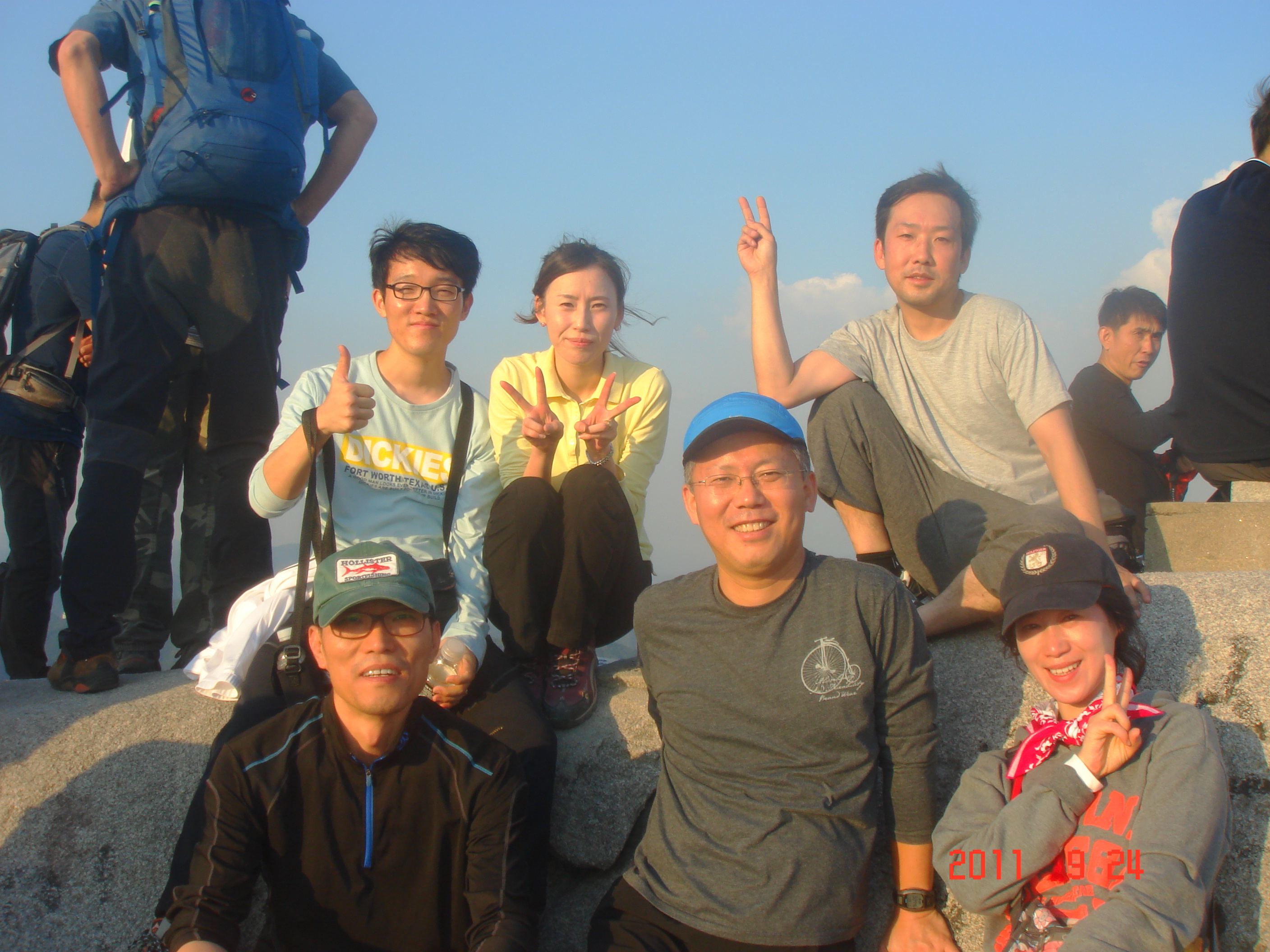 2011년 9월 24일 - 강북점 임직원 불암산 등반! 게시글의 1번째 첨부파일입니다.
