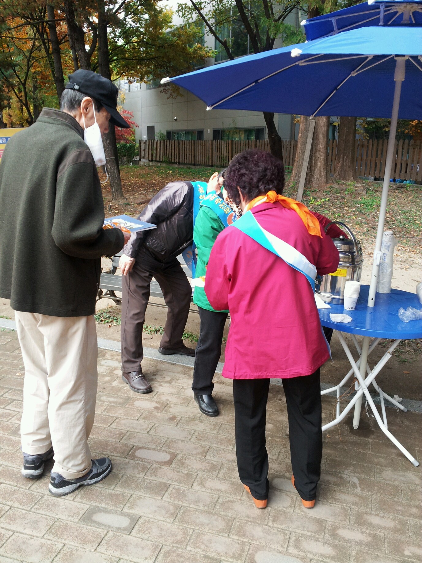 2013년 11월 9일 - `사랑회` 중계근린공원 봉사활동 게시글의 1번째 첨부파일입니다.