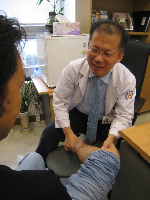 설레는 스키시즌 … 무릎을 지켜라! 게시글의 1번째 첨부파일입니다.